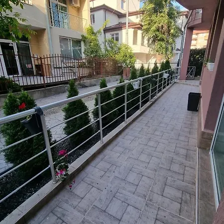 бутикови емона