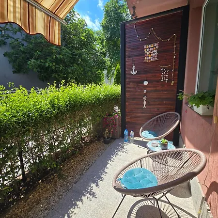 Apartment бутикови емона