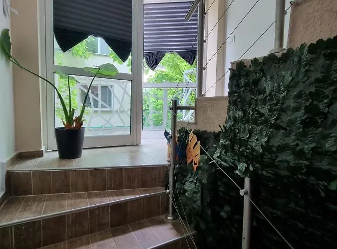 Lejlighed бутикови емона *