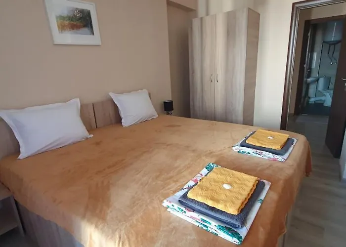 Lejlighed бутикови емона *