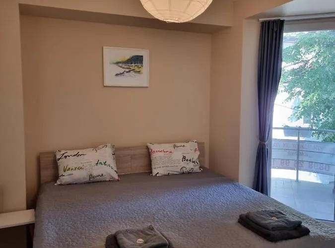 бутикови емона Appartement *